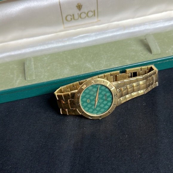 Gucci Watch - Picture 5 of 6